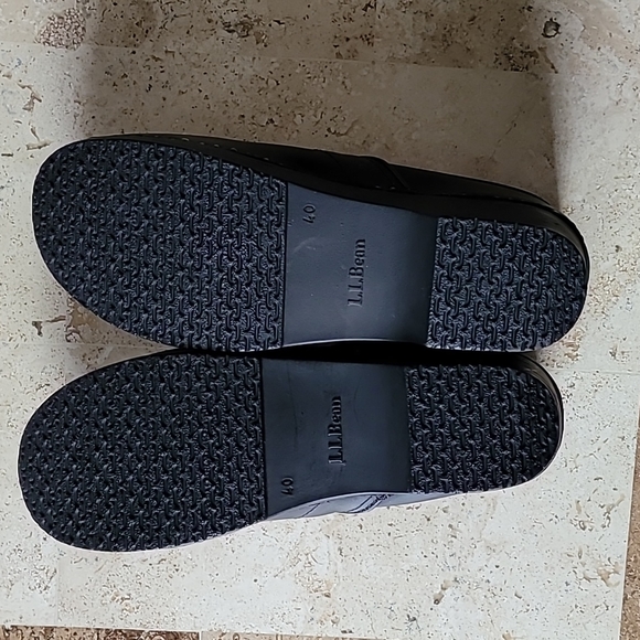 L.L.BEAN professional black leather slip in clogs. Size 9.0/9.5 - Picture 11 of 15